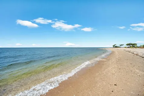 28 Watch Way Lloyd Harbor NY 11743