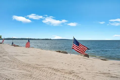 28 Watch Way Lloyd Harbor NY 11743