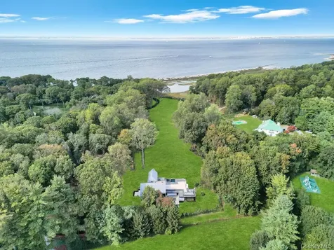 28 Watch Way Lloyd Harbor NY 11743