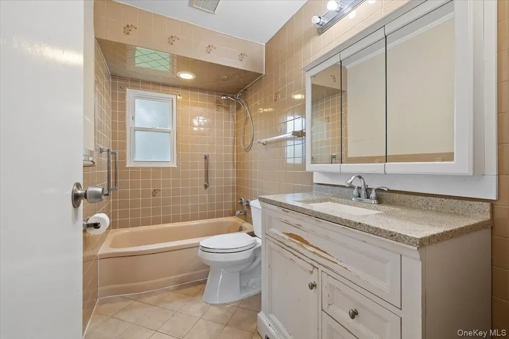 55 Audrey Avenue Plainview NY 11803