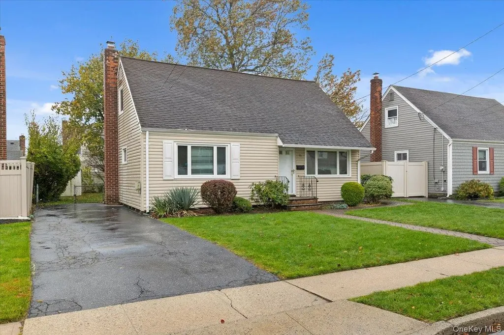 55 Audrey Avenue Plainview NY 11803