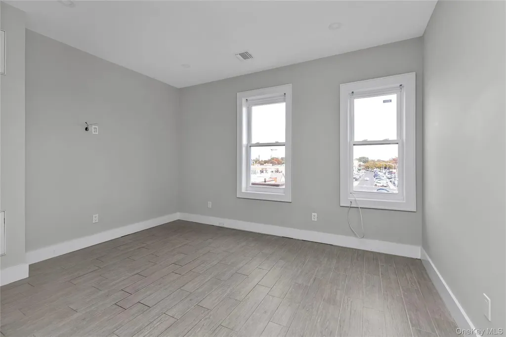 17 N Park Avenue Rockville Centre NY 11570