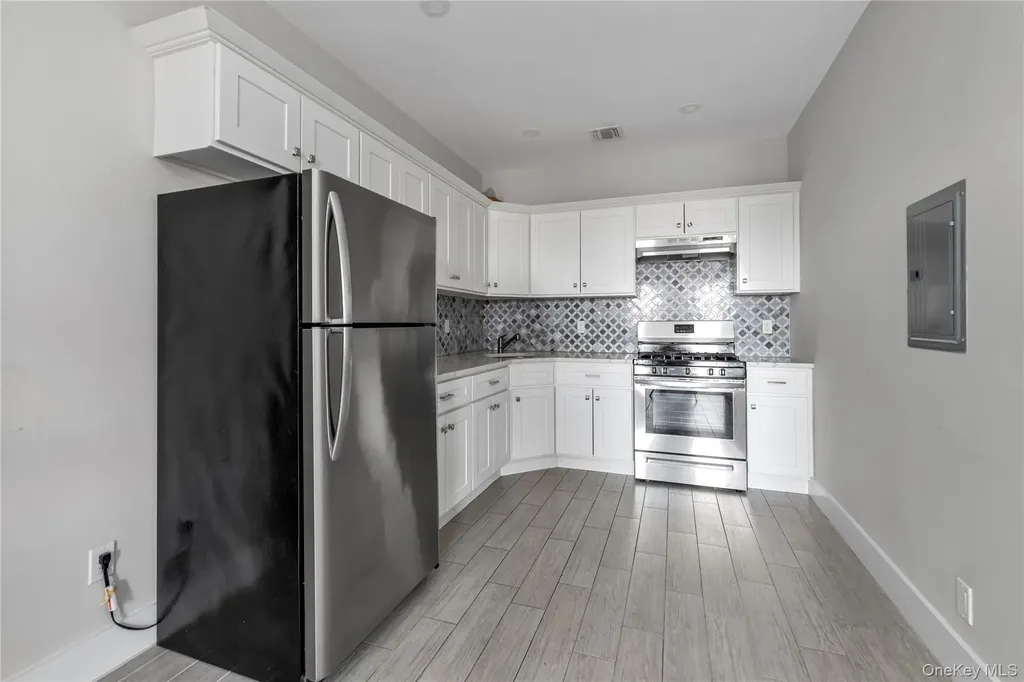 17 N Park Avenue Rockville Centre NY 11570