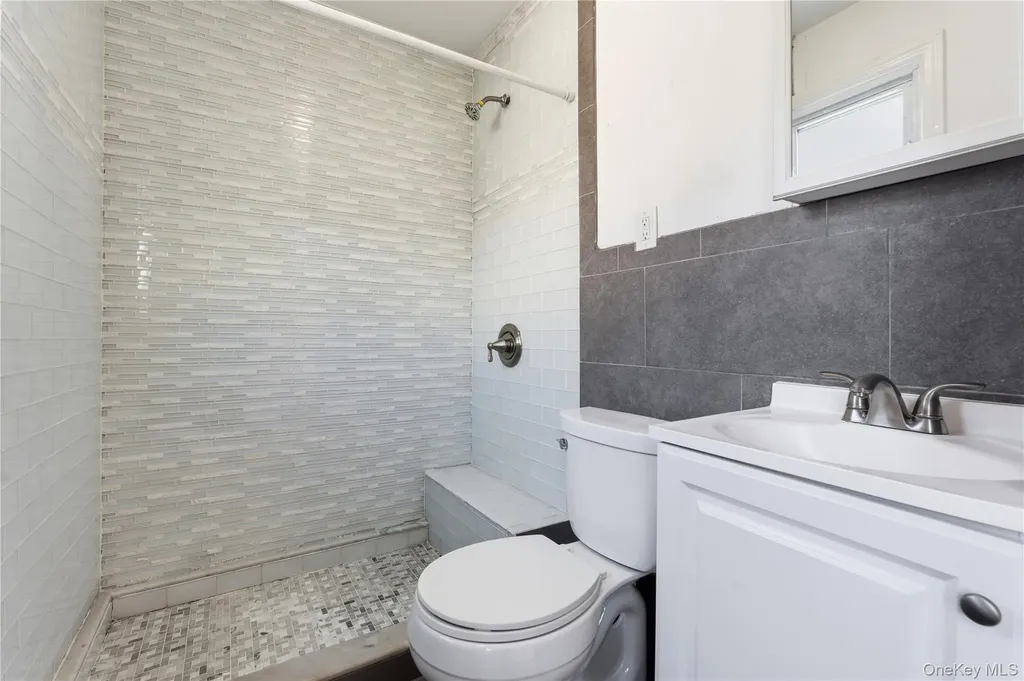 3 Date Street Central Islip NY 11722