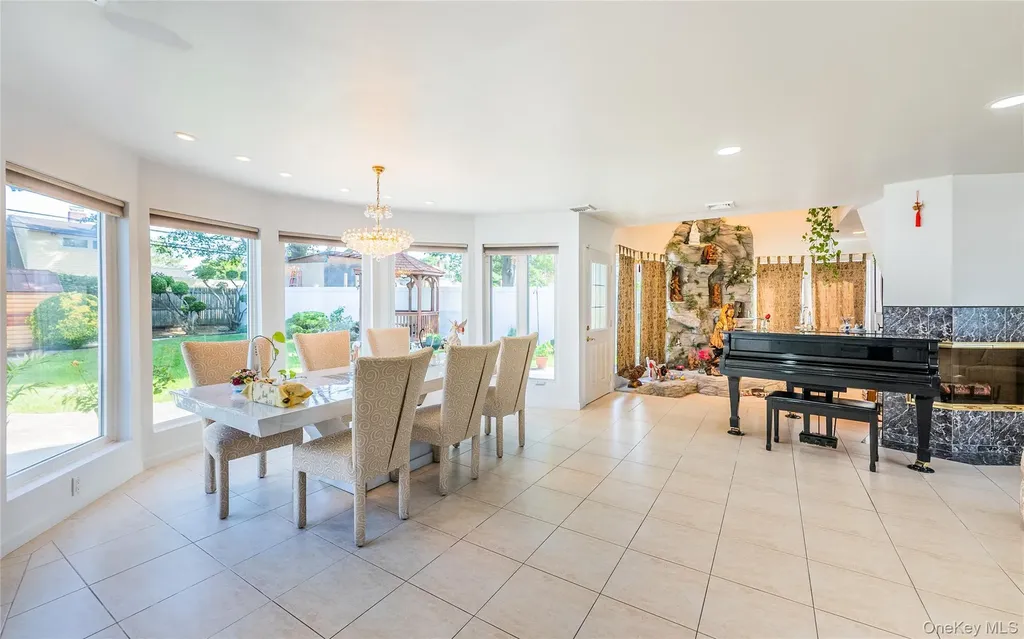 19 Wayside Lane Wantagh NY 11793