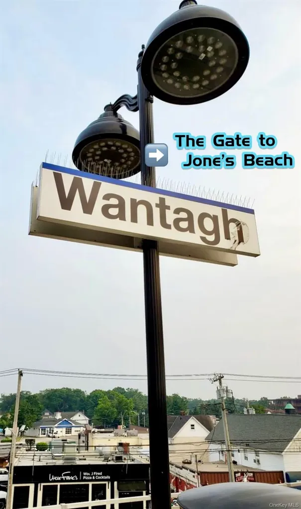 19 Wayside Lane Wantagh NY 11793