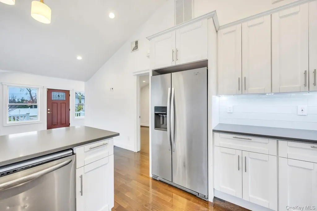 21 Ireland Place Copiague NY 11726