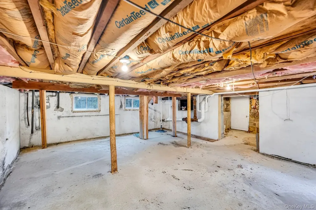 21 Ireland Place Copiague NY 11726