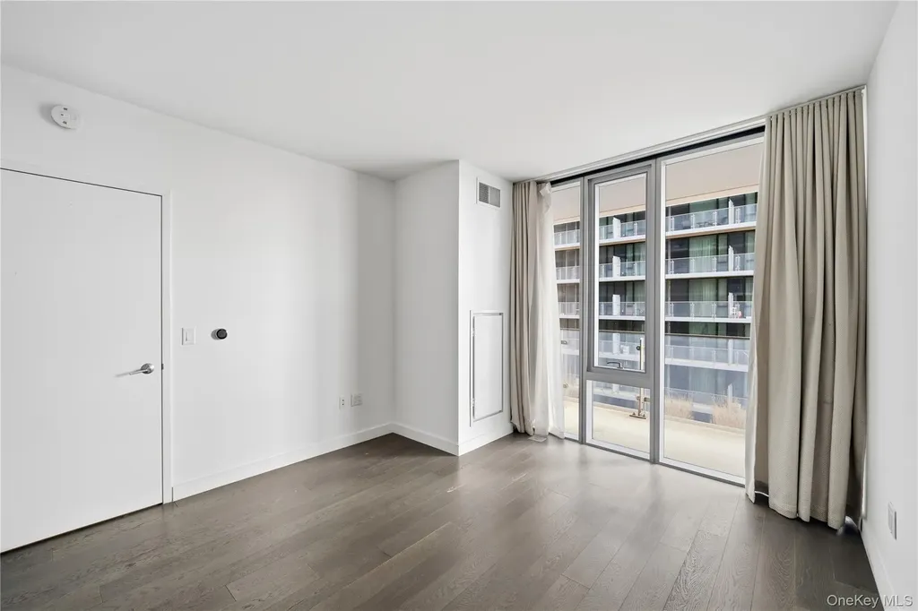 13103 40 Road Flushing NY 11354