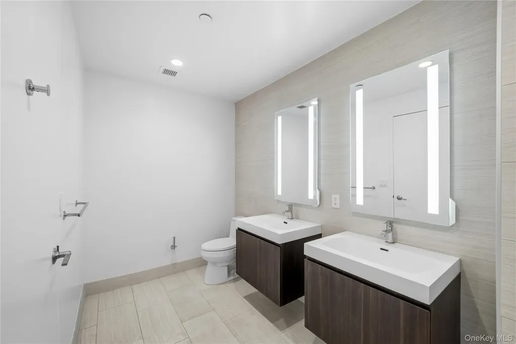13103 40 Road Flushing NY 11354