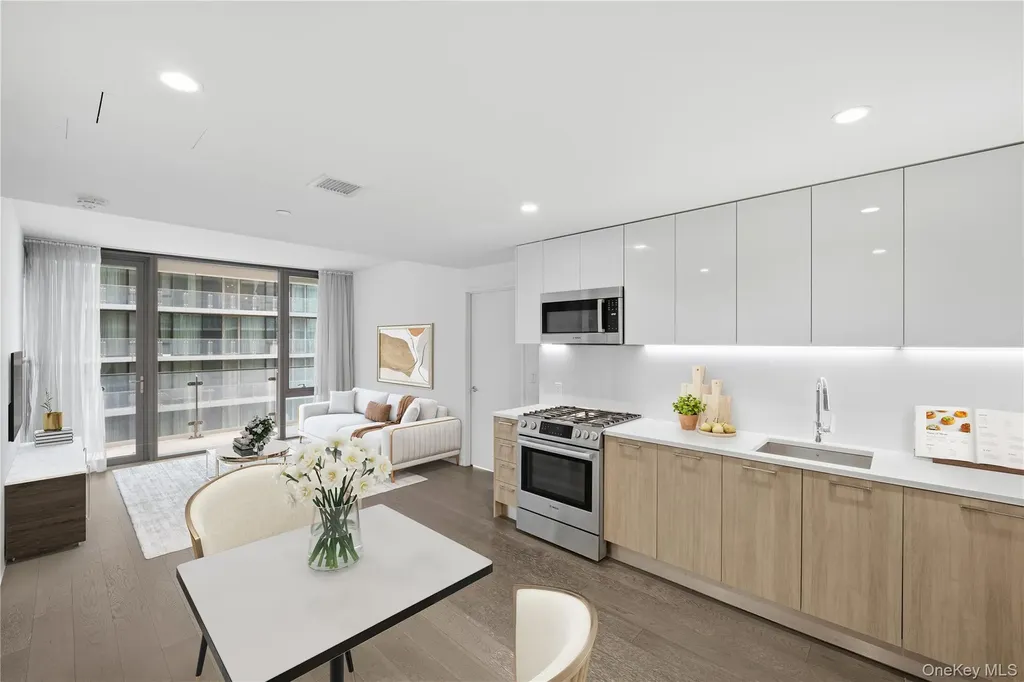 13103 40 Road Flushing NY 11354
