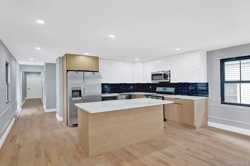 338 Calhoun Avenue Bronx NY 10465