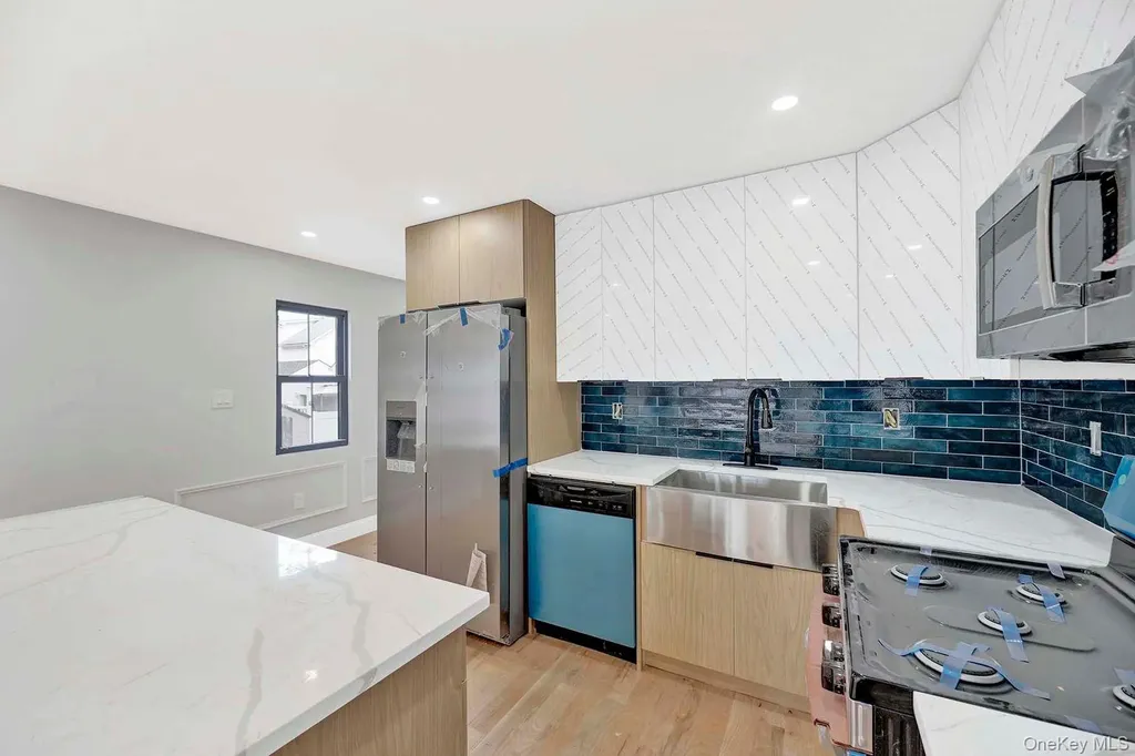 338 Calhoun Avenue Bronx NY 10465