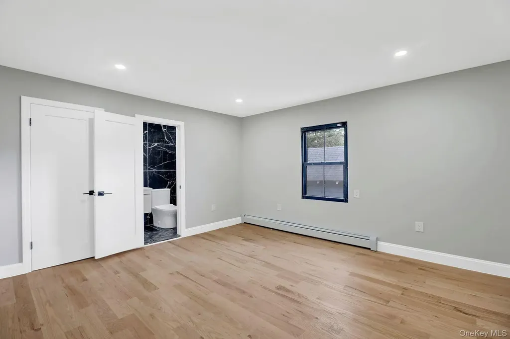 338 Calhoun Avenue Bronx NY 10465