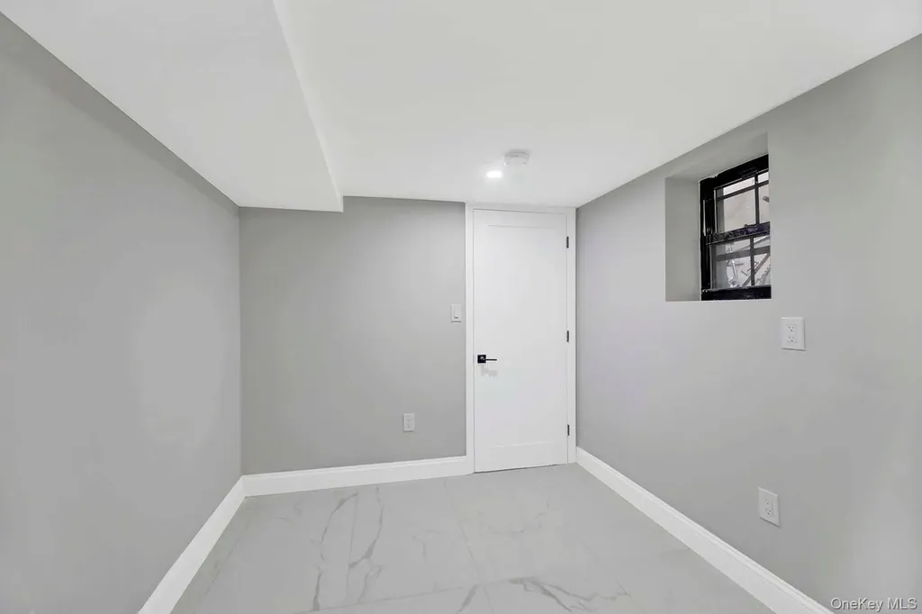 338 Calhoun Avenue Bronx NY 10465