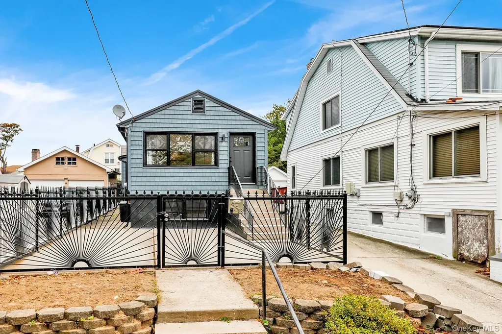 338 Calhoun Avenue Bronx NY 10465