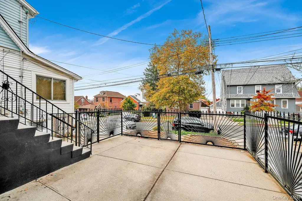 338 Calhoun Avenue Bronx NY 10465