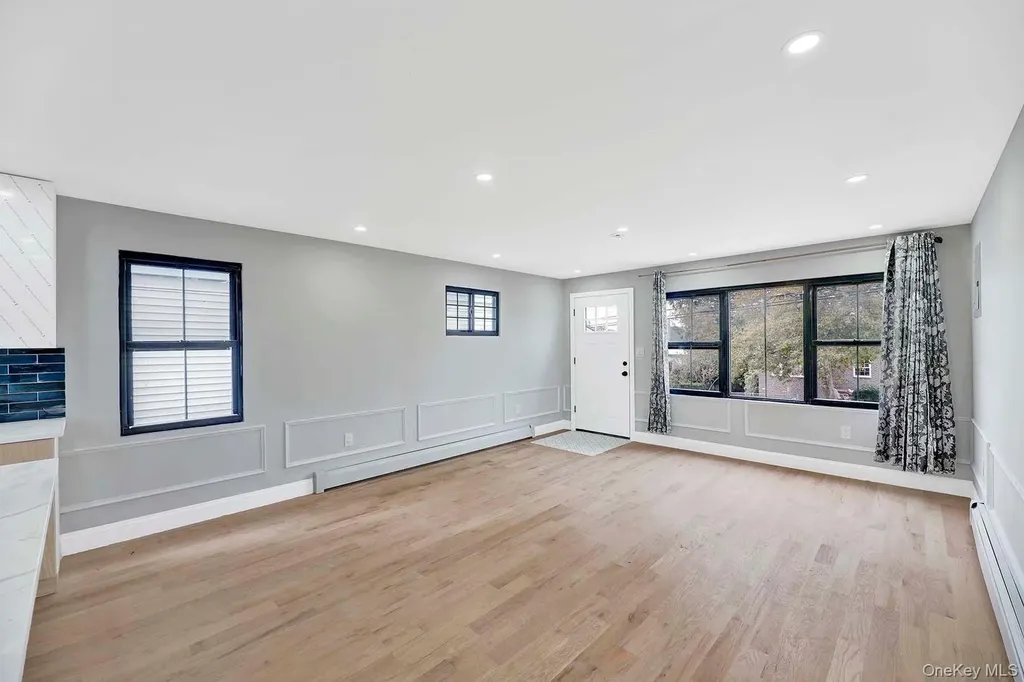338 Calhoun Avenue Bronx NY 10465