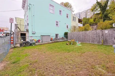147 Orchard Street Yonkers NY 10703