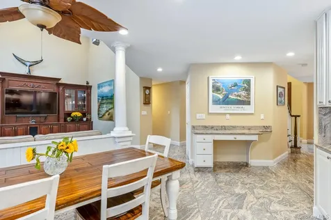 42 Old Neck Court Manorville NY 11949