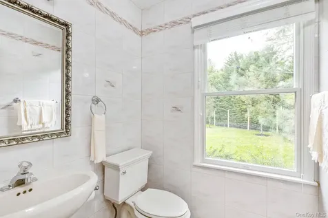 42 Old Neck Court Manorville NY 11949