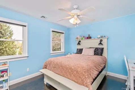 42 Old Neck Court Manorville NY 11949