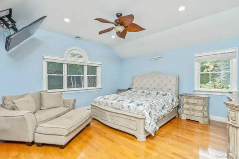 42 Old Neck Court Manorville NY 11949