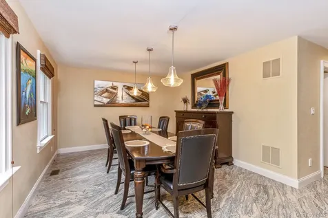 42 Old Neck Court Manorville NY 11949