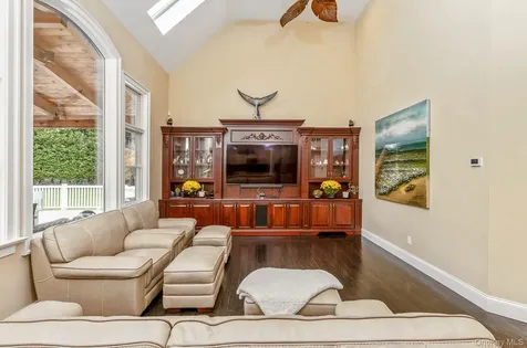 42 Old Neck Court Manorville NY 11949