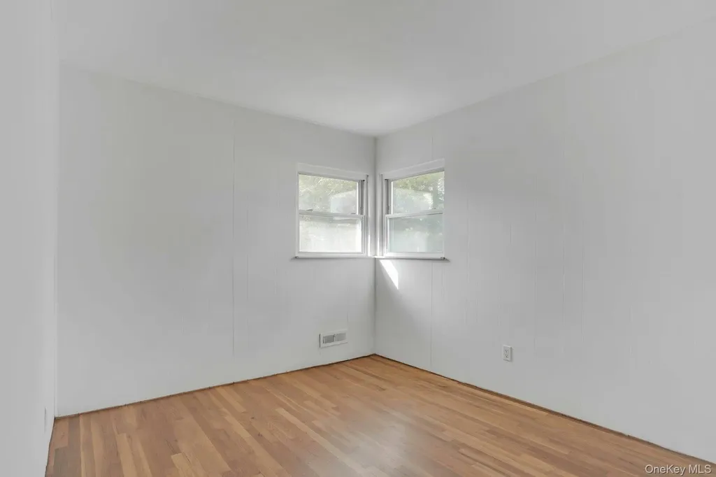 44 Delaware Avenue Commack NY 11725