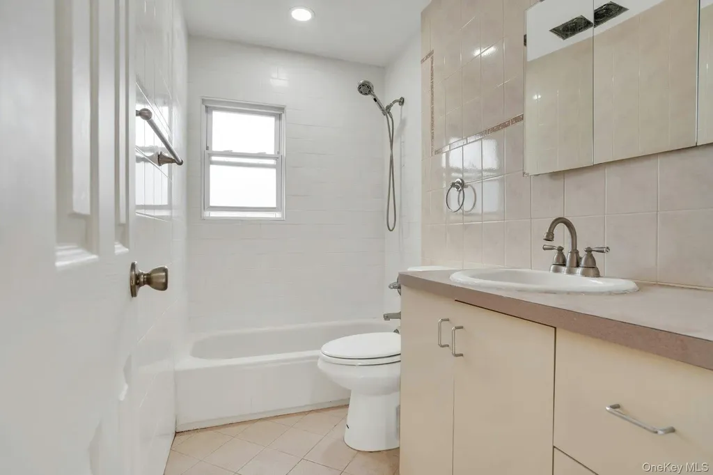 44 Delaware Avenue Commack NY 11725