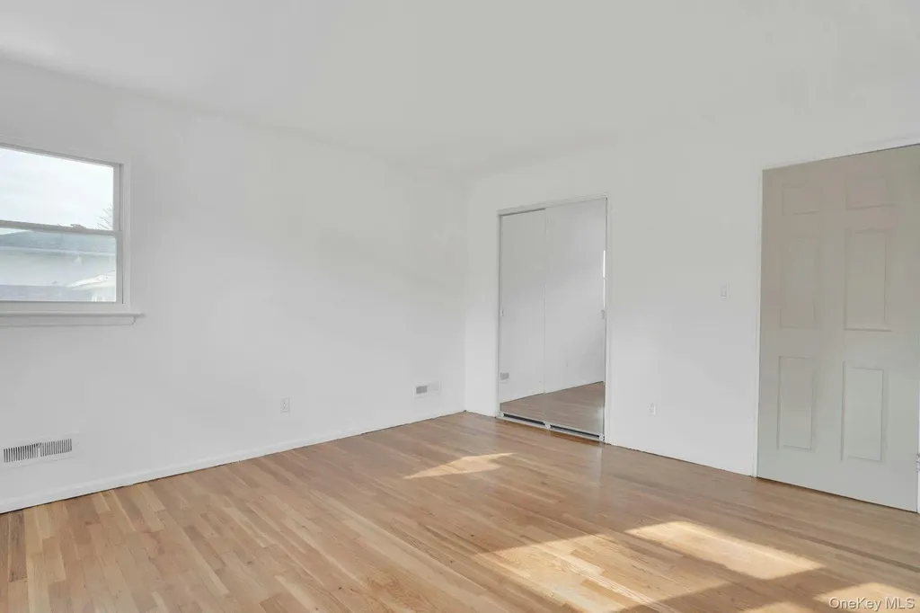 44 Delaware Avenue Commack NY 11725
