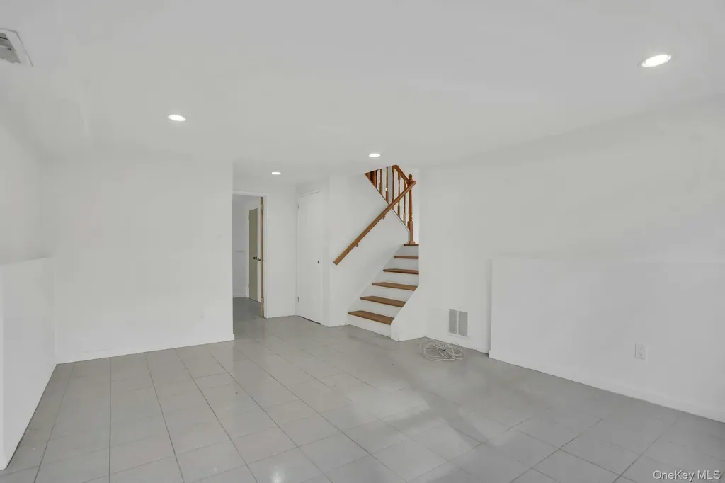 44 Delaware Avenue Commack NY 11725