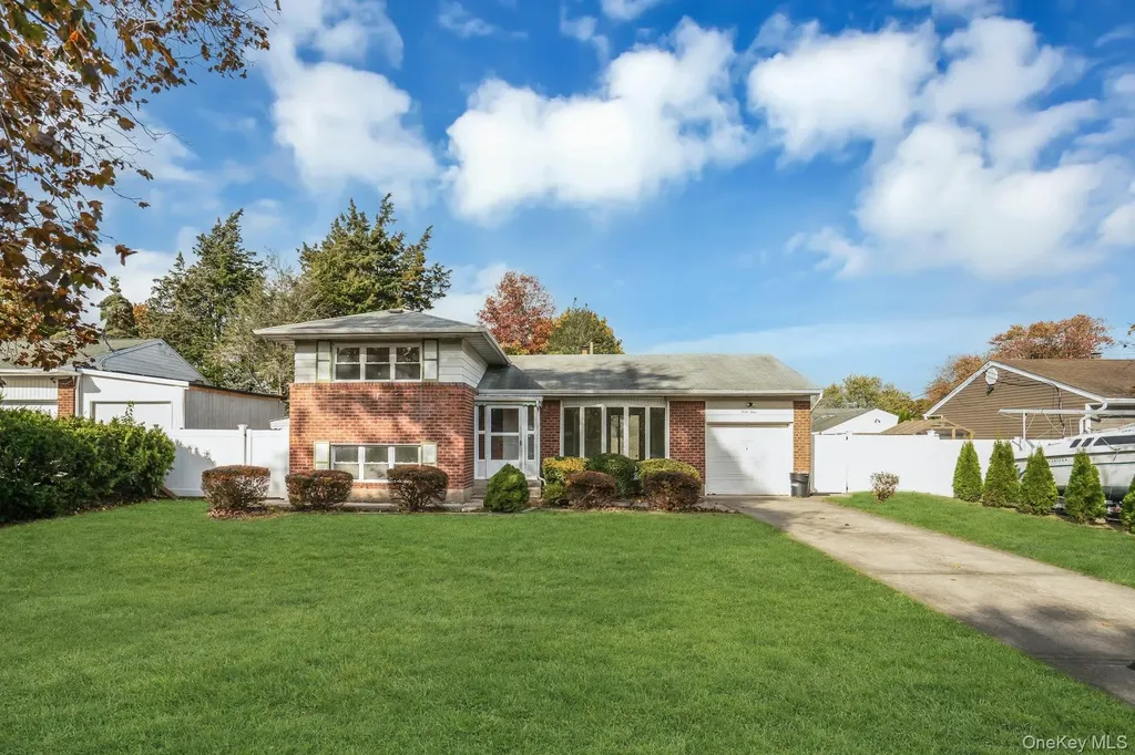 44 Delaware Avenue Commack NY 11725