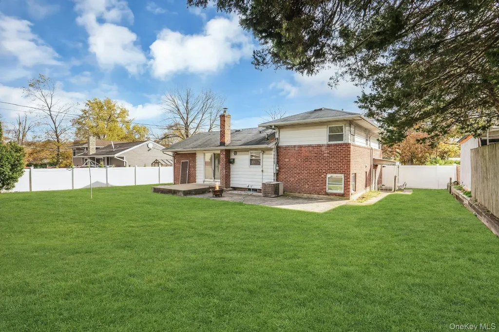 44 Delaware Avenue Commack NY 11725