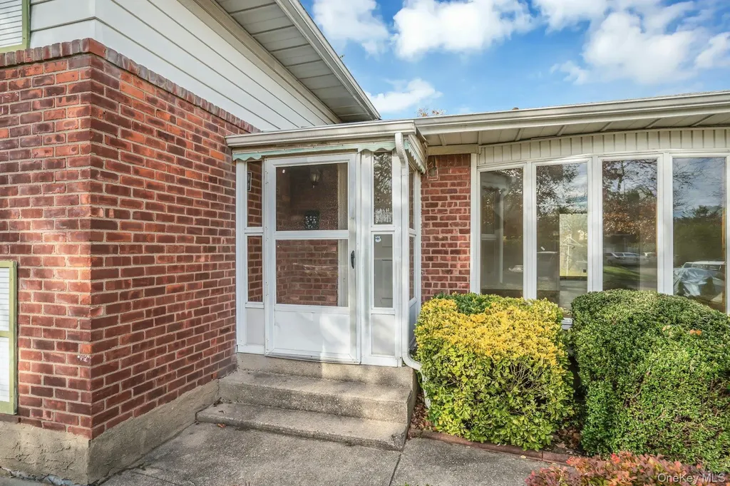 44 Delaware Avenue Commack NY 11725