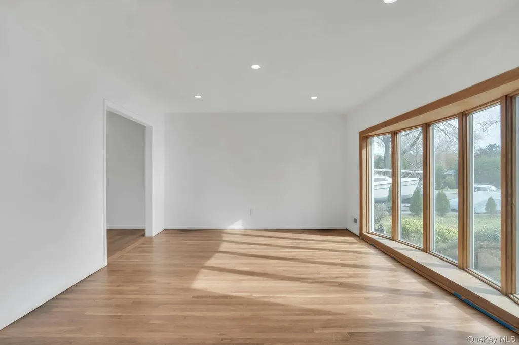 44 Delaware Avenue Commack NY 11725