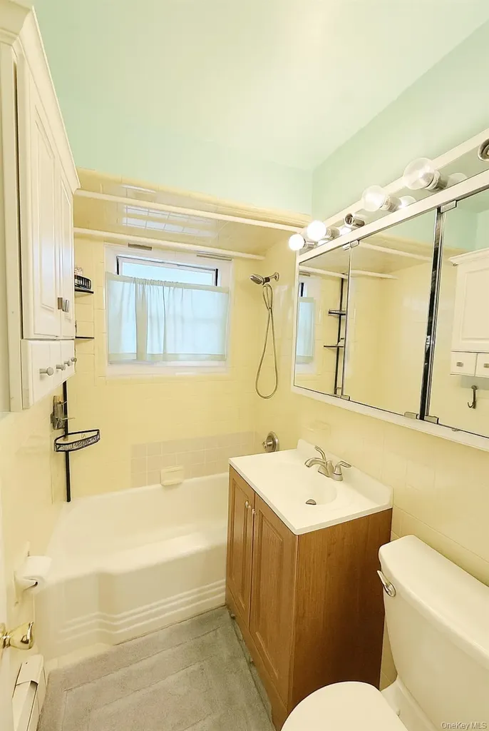 14930 Melbourne Avenue Flushing NY 11367