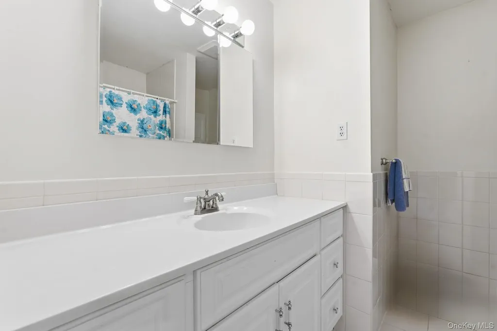 313 Mariners Way Copiague NY 11726