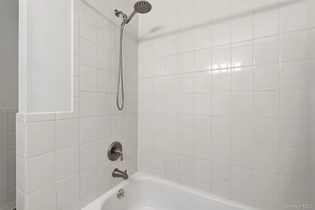 313 Mariners Way Copiague NY 11726