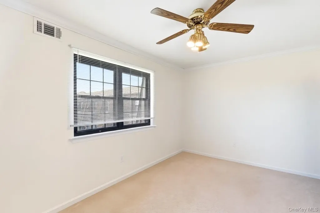 313 Mariners Way Copiague NY 11726