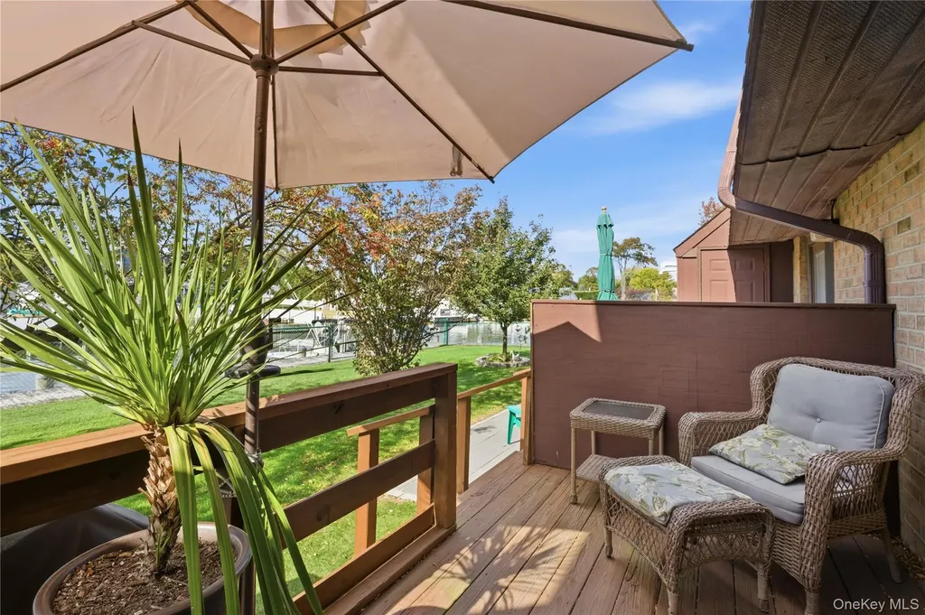 313 Mariners Way Copiague NY 11726