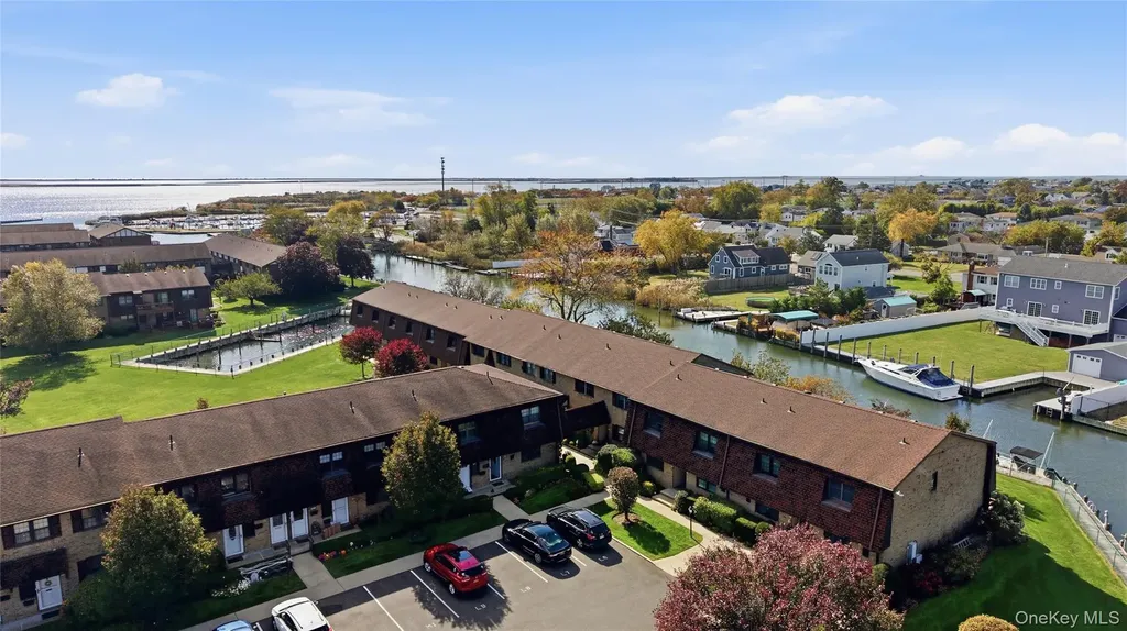 313 Mariners Way Copiague NY 11726