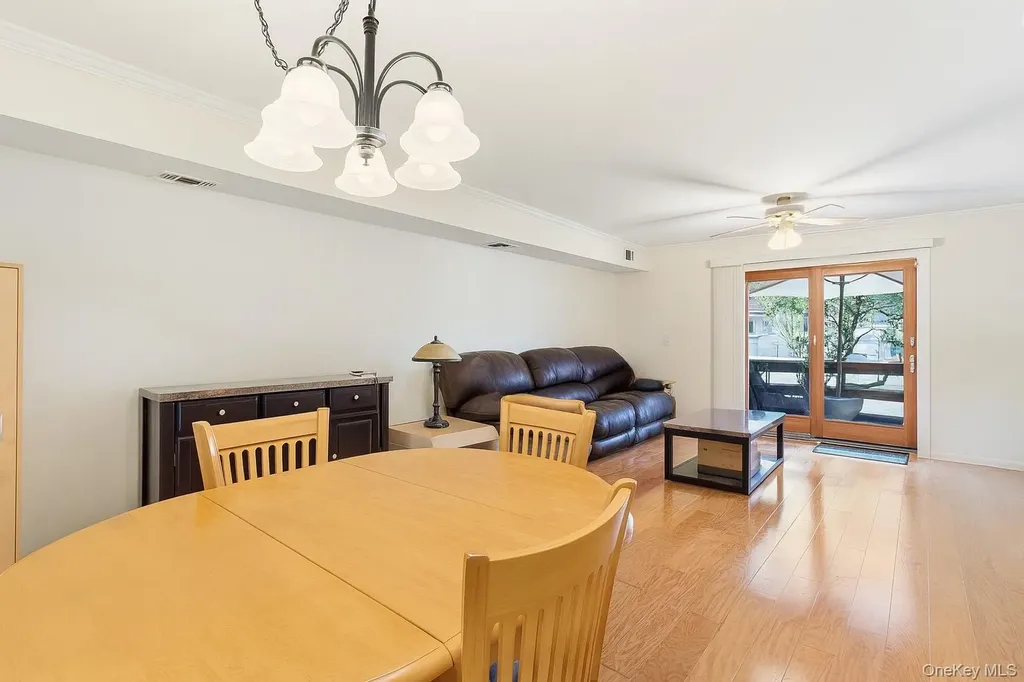 313 Mariners Way Copiague NY 11726