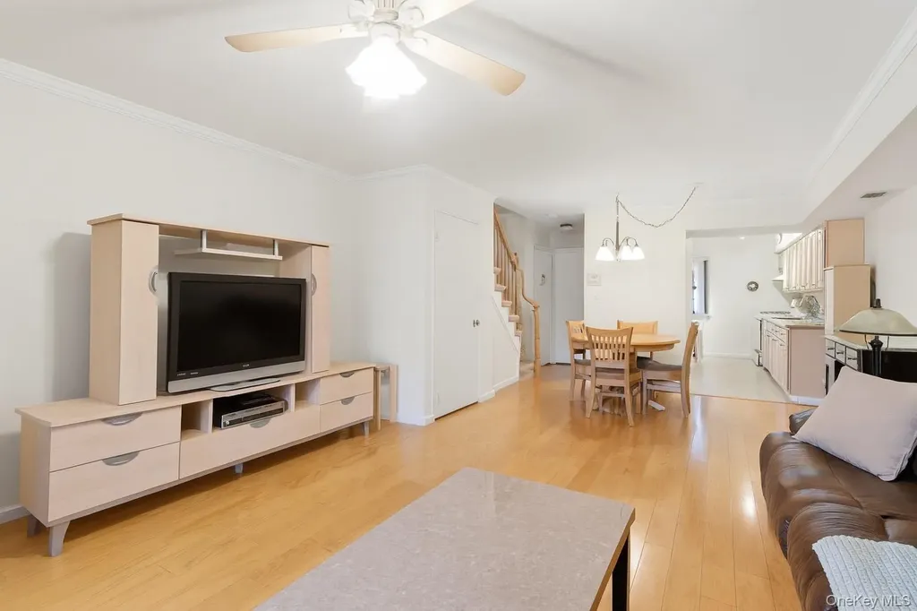 313 Mariners Way Copiague NY 11726