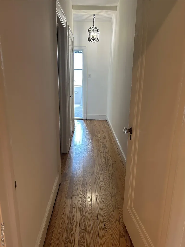 56 Pondfield Road W Bronxville NY 10708