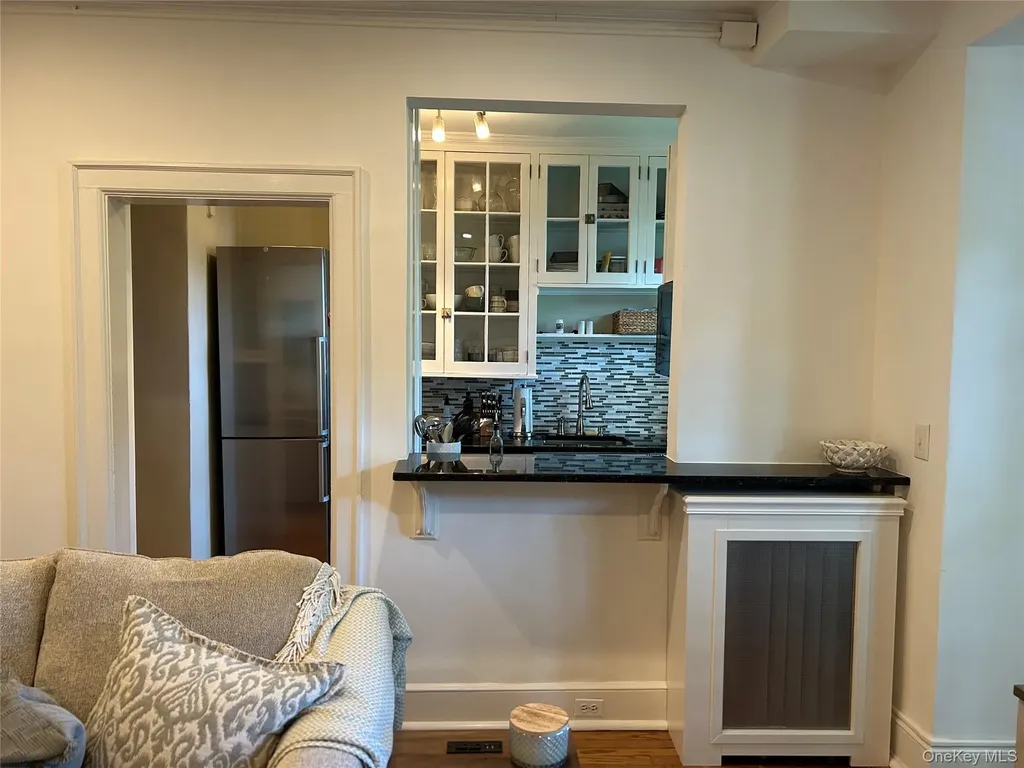 56 Pondfield Road W Bronxville NY 10708