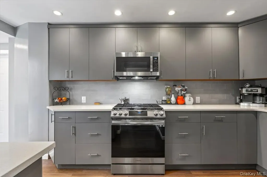 27 Smith Avenue White Plains NY 10605