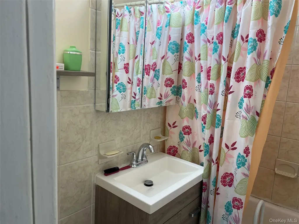 1296 Midland Avenue Yonkers NY 10704