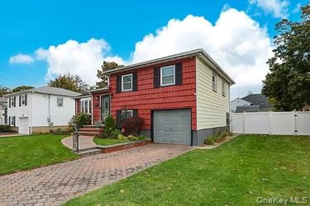 64 Conlon Road Roosevelt NY 11575